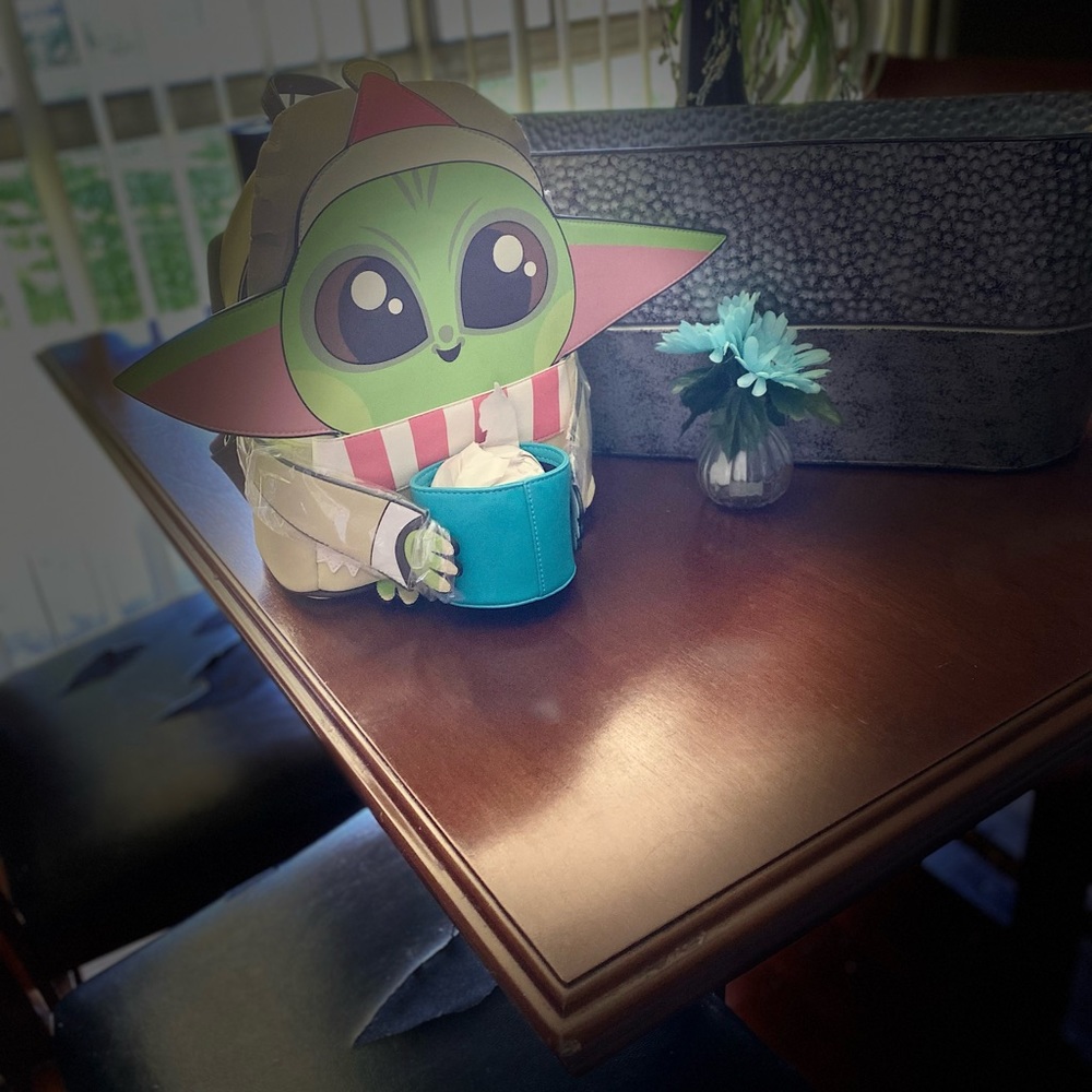 Loungefly starwars Gogu !!! Cup holder in the back